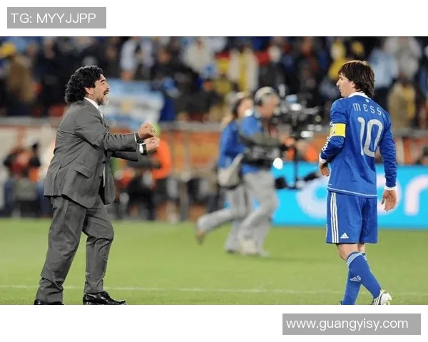 足球巨星们同框搞笑合影 笑料百出令人捧腹不止